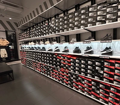 Muutuv jalatsite jaemüük: seda teevad sellised kaubamärgid nagu Adidas, Clarks, SKECHERS, ANTA, F...